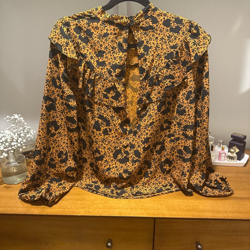 Floral Ruffle Blouse - Picture 2 of 5